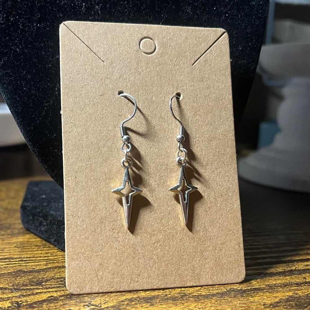 handmade y2k silver mini sparkly star fish hook dangle earrings - Picture 4 of 4